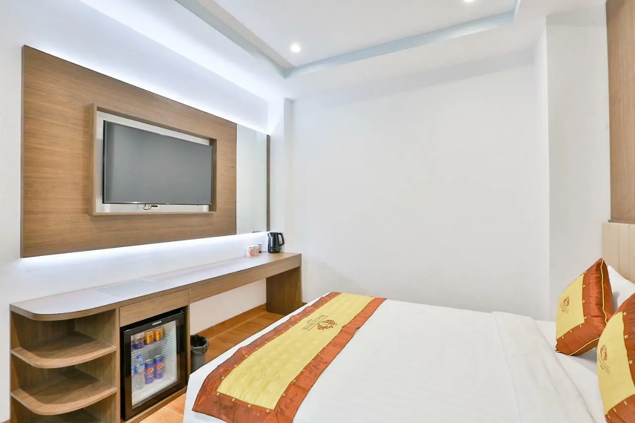 הו צ'י מין סיטי Prague Saigon Airport Hotel
